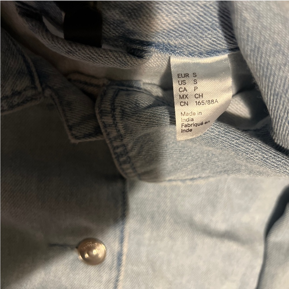 H&M Light Gray Jean Jacket - Picture 2 of 2